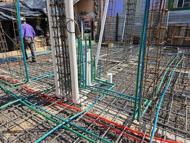 Instalación de red de agua en losa con tuberías de termofusión PPR y desagüe PVC
